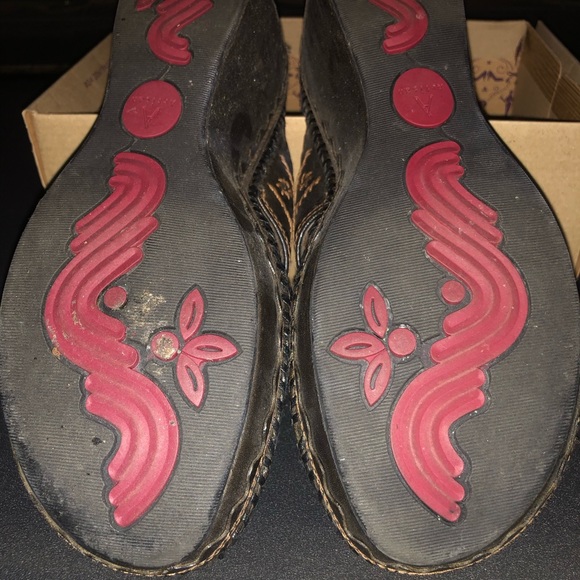 Womens Clark’s Sandals/Slides size 8. Used but still in great condition. - Picture 3 of 8